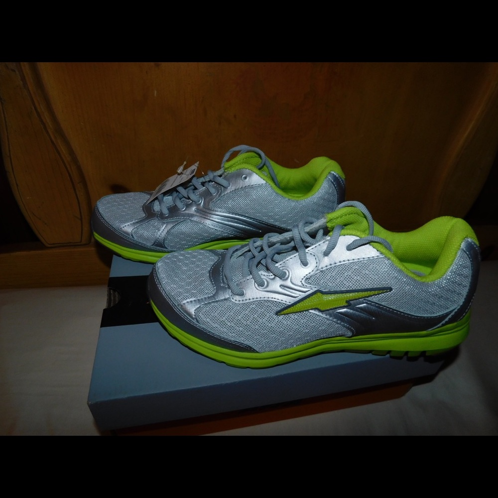 AVIA Women’s Size 9 Shoes